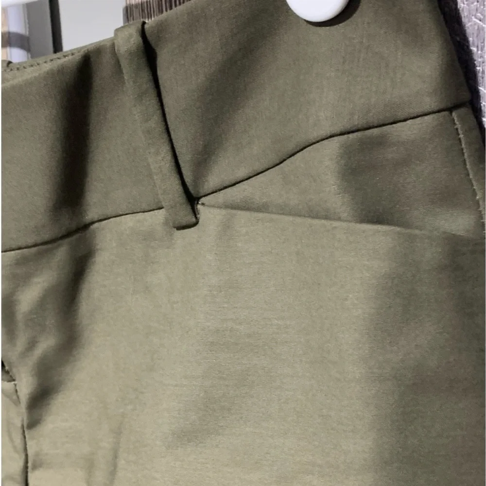 The Limited Drew Fit Shorts Green 0 NWT - Picture 4 of 13
